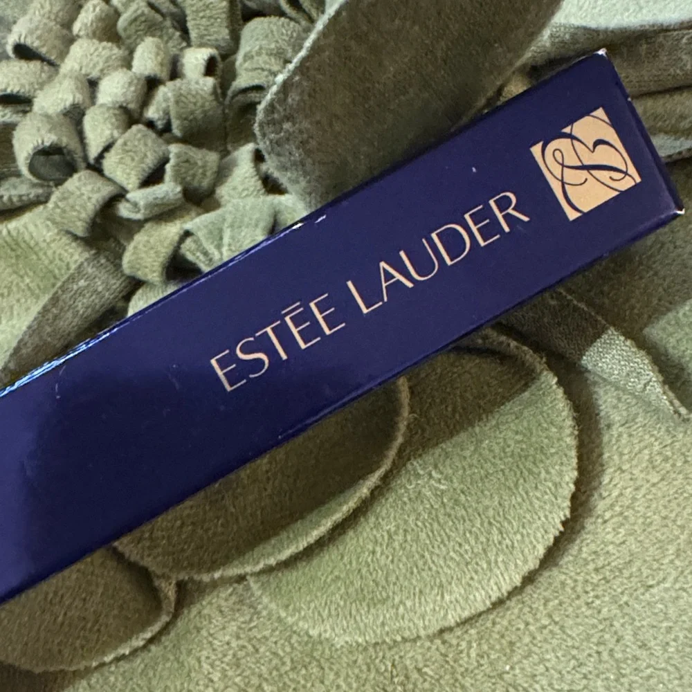 Estee Lauder‎ Sumptuous Extreme Mascara - black 01
